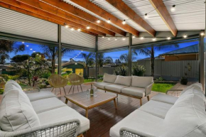 Christies Garden - A Beachside Entertainer's Gem, Adelaide